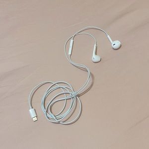 Apple Wired EarPods with Lightning Connector
